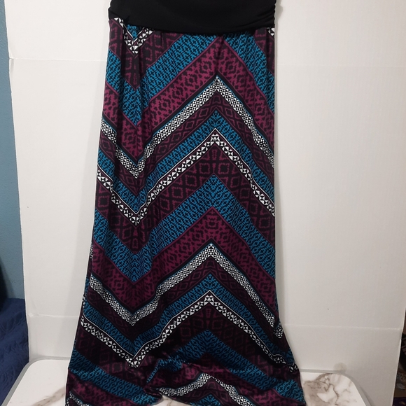 I. N. Studio Maxi Skirt Black Burgundy Teal Chevron Geometric Pattern Stretch L - Picture 4 of 8